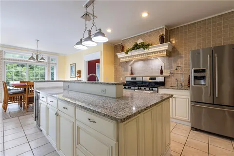 $749,900 | 36 Breakneck Hill Road, Killingly, CT 06241