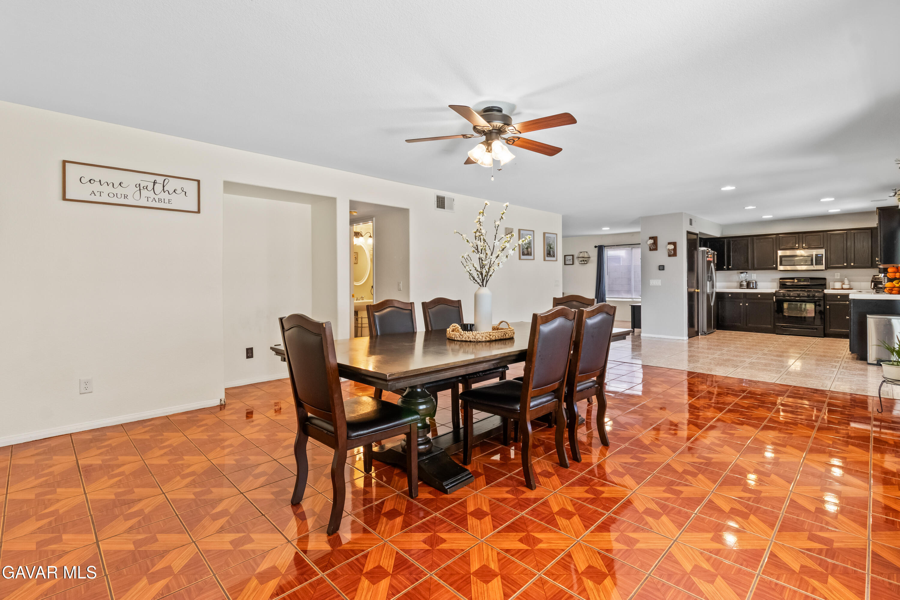 45728 Barham Avenue Lancaster, CA 93534 - Photo 6 of 14 6