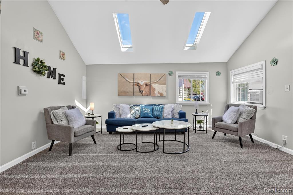 986 Pine Road Bay City, MI 48706 - Photo 4 of 35