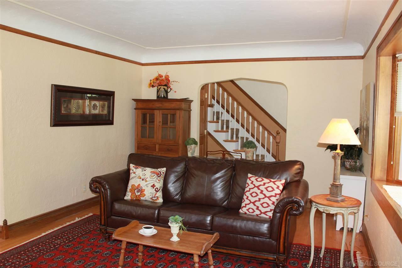 755 Lincoln Road Grosse Pointe, MI 48230 - Photo 10 of 43 31307447-9.JPG
