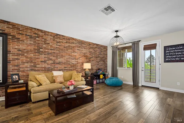 $699,000 | 228 Johnson Street, Windsor, CA 95492