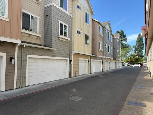 $719,000 | 228 Johnson Street, Windsor, CA 95492