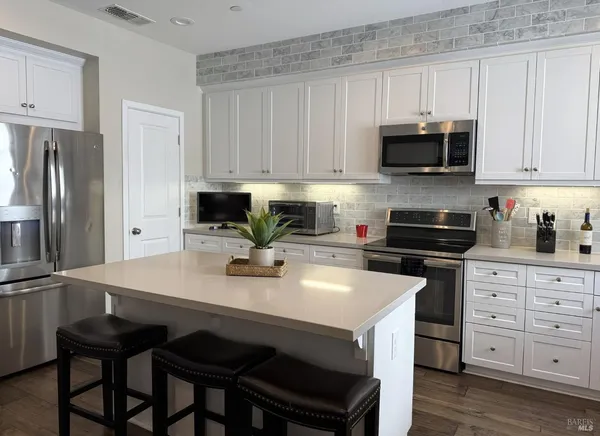 $719,000 | 228 Johnson Street, Windsor, CA 95492