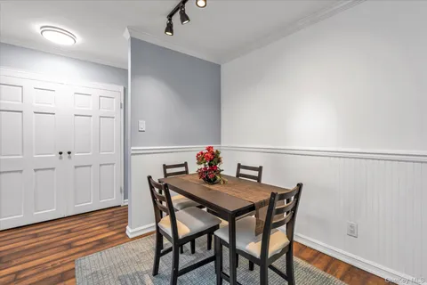 $315,000 | 44-20 Douglaston Parkway, Unit 6B | Douglaston