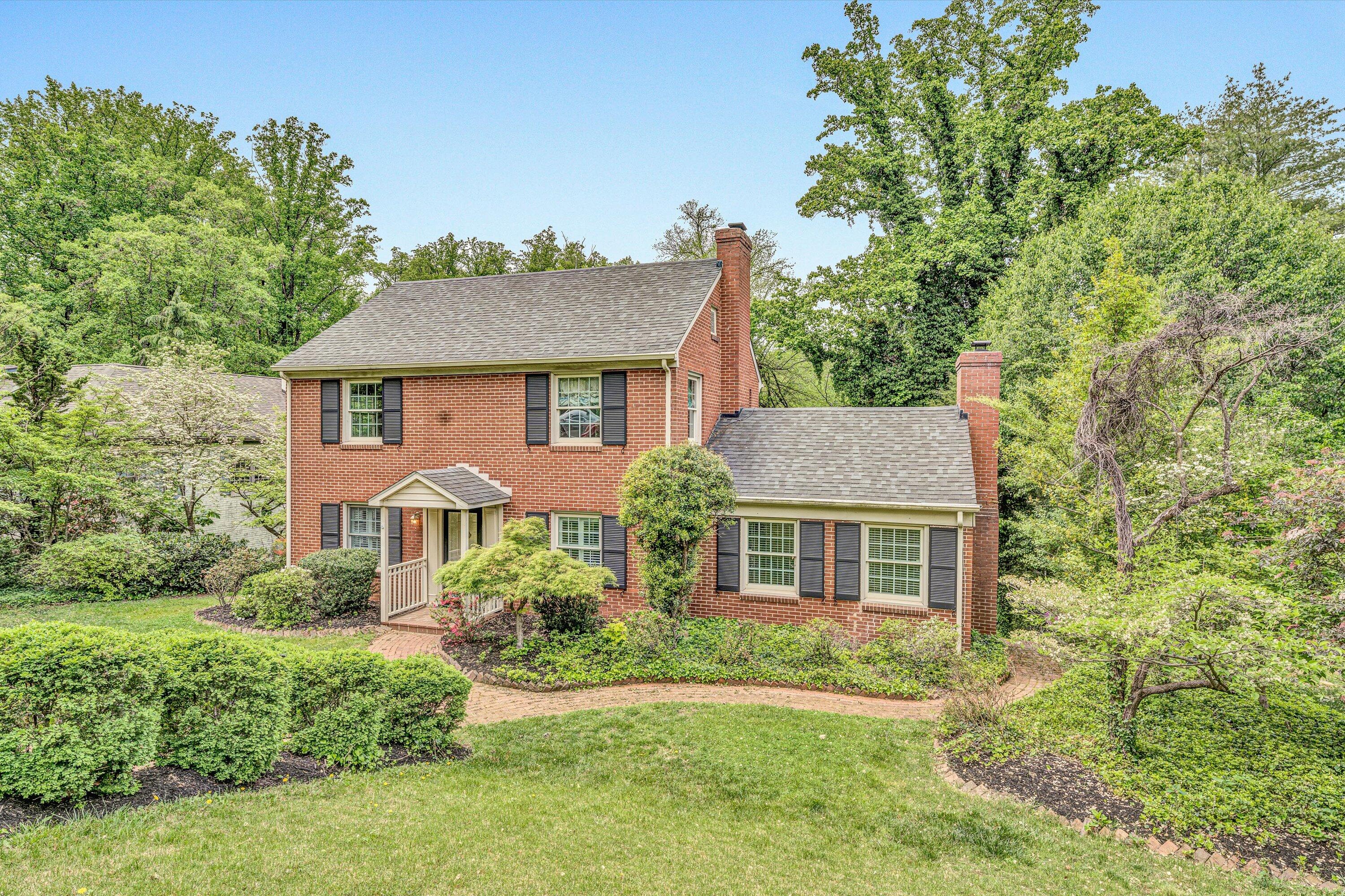 2833 Longview Avenue Southwest Roanoke, VA 24014 - Photo 1 of 53 01-DSC00331