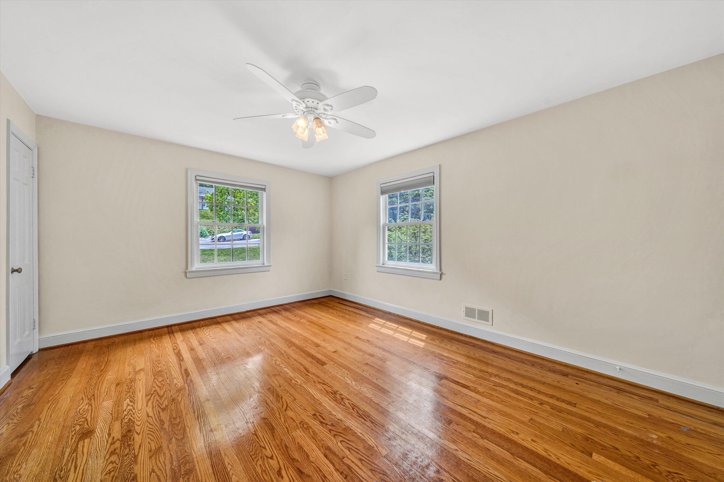 2833 Longview Avenue Southwest Roanoke, VA 24014 - Photo 28 of 53 30-DSC00241