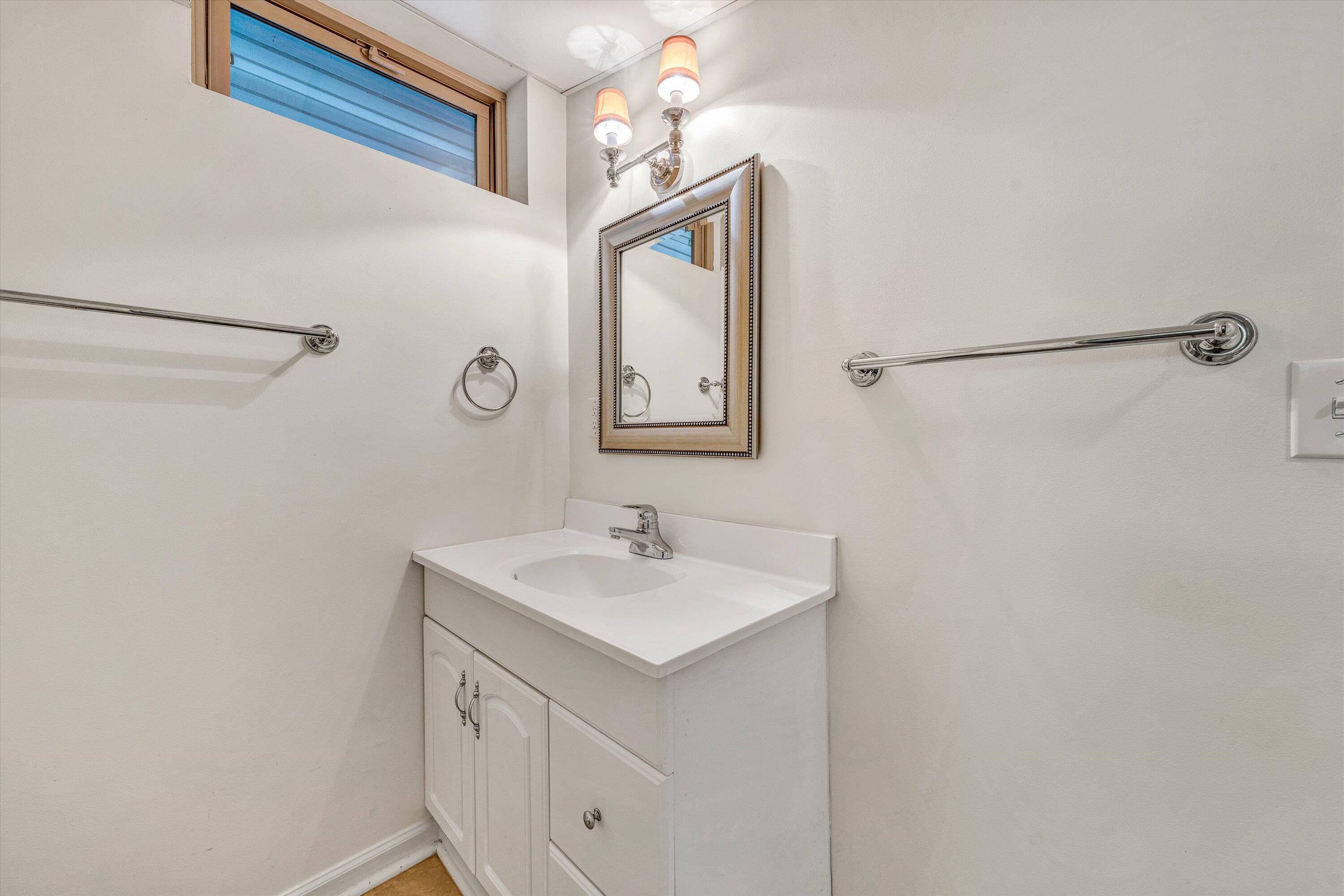 2833 Longview Avenue Southwest Roanoke, VA 24014 - Photo 36 of 53 38-DSC00265
