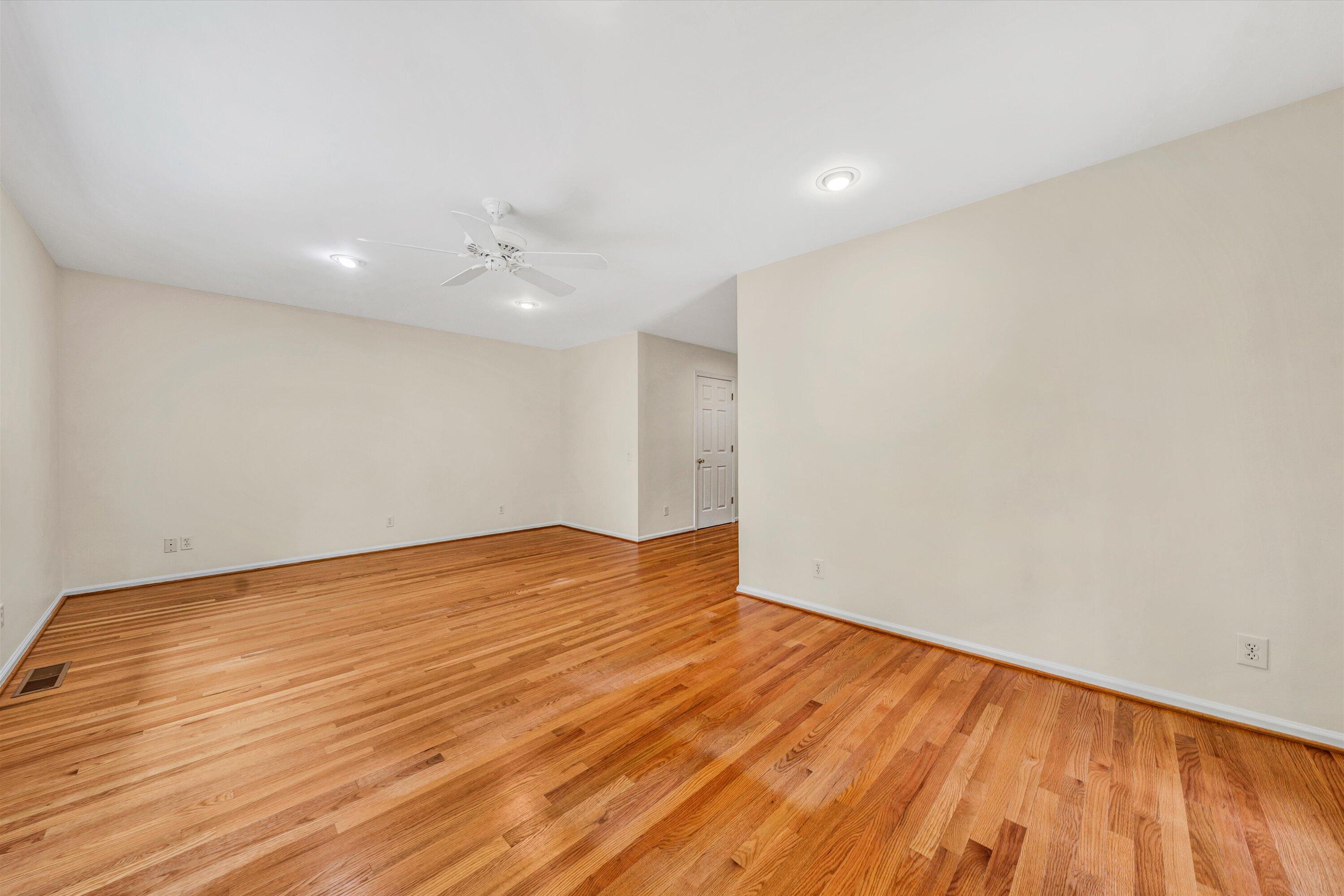2833 Longview Avenue Southwest Roanoke, VA 24014 - Photo 10 of 53 12-DSC00187