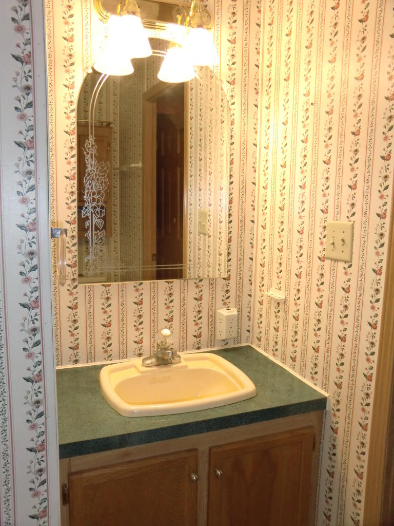 189 Hanscom Road Waterville, ME 04901 - Photo 23 of 30 425 main bath
