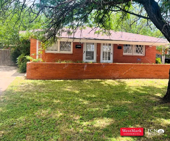 $1,100,000 | 3511-3519 35th Street, Lubbock, TX 79413