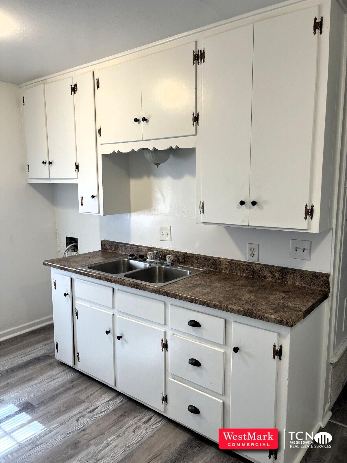 3511-3519 35th Street Lubbock, TX 79413 - Photo 4 of 19 3513 A 35th-4