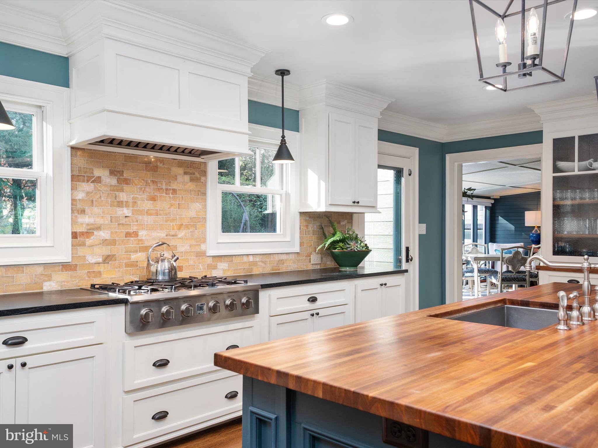 Gorgeous Entertaining Kitchen