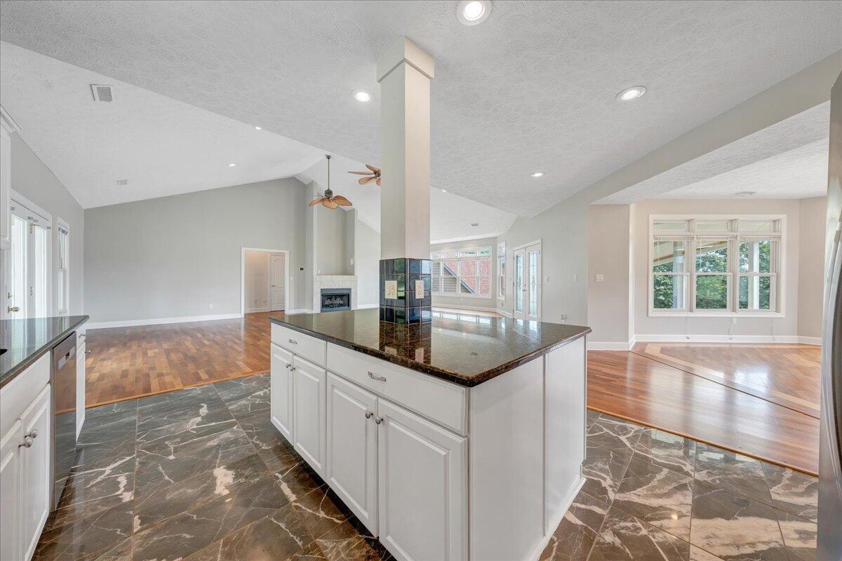 537 Calypso Road Moneta, VA 24121 - Photo 19 of 44 11-MIB04985