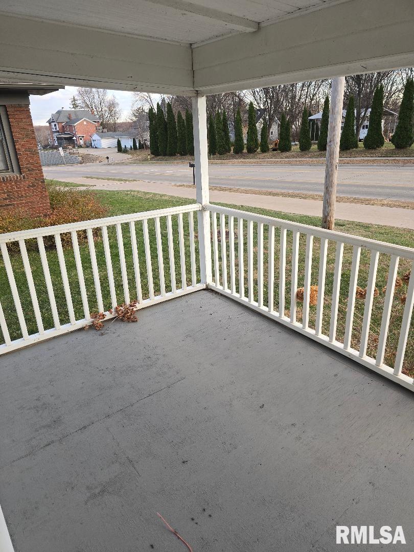 418 19th Avenue North Clinton, IA 52732 - Photo 27 of 28 a view of balcony with couch