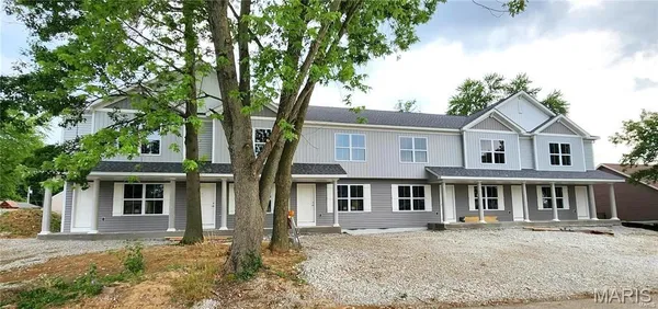 $1,895 | 1320 Mc Kinley Street, Unit B, Mascoutah, IL 62258