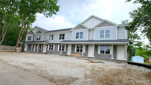 $1,895 | 1320 Mc Kinley Street, Unit B, Mascoutah, IL 62258