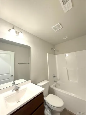 $1,895 | 1320 Mc Kinley Street, Unit B, Mascoutah, IL 62258