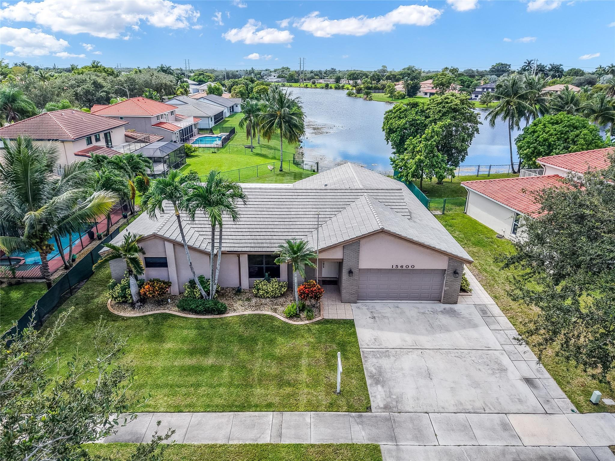 15600 Huntridge Road Davie, FL 33331 - Photo 4 of 49 Photo 4