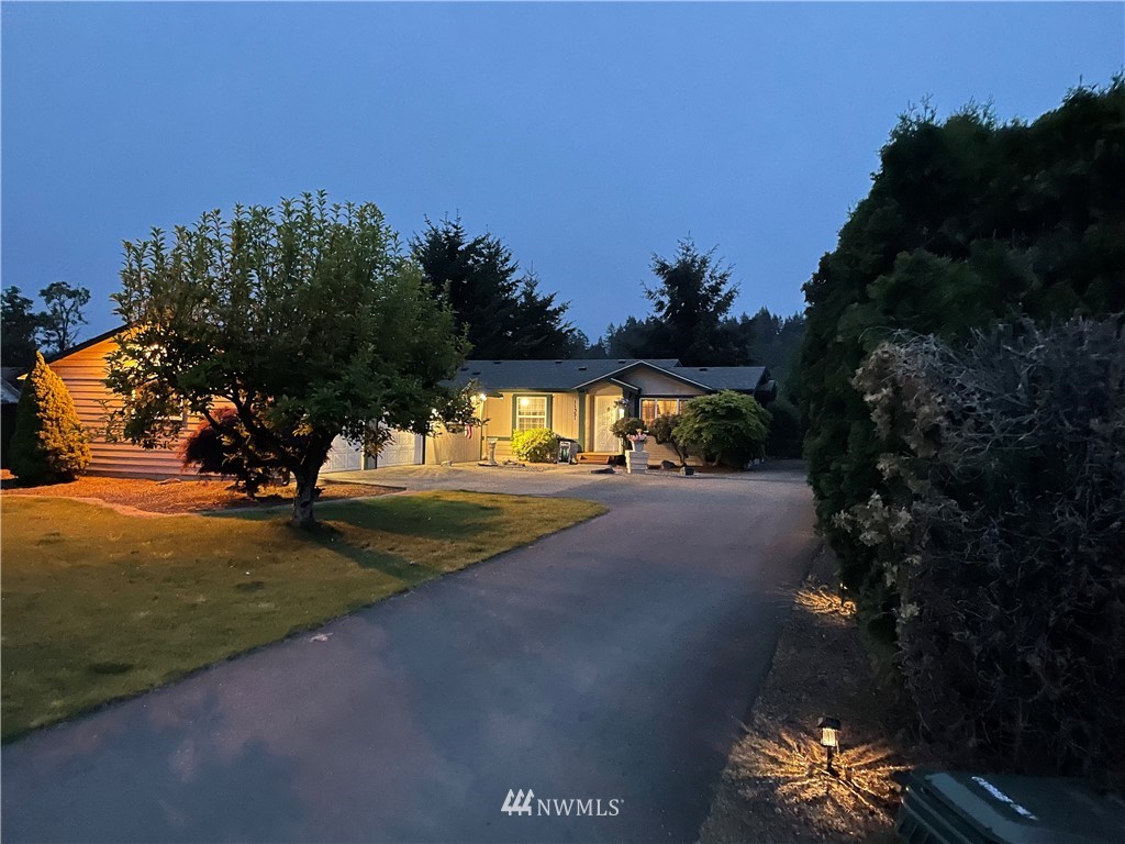 11321 Angeline Road East Bonney Lake, WA 98391 - Photo 1 of 30 Gallery Image 1