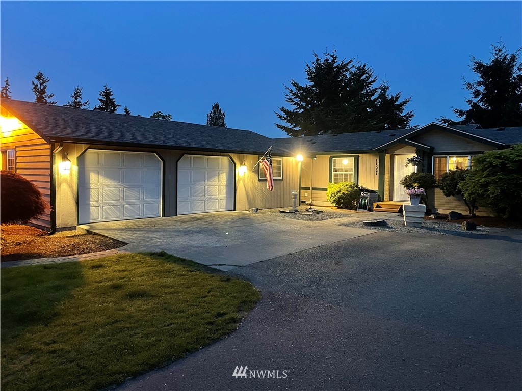 11321 Angeline Road East Bonney Lake, WA 98391 - Photo 2 of 30 Gallery Image 2