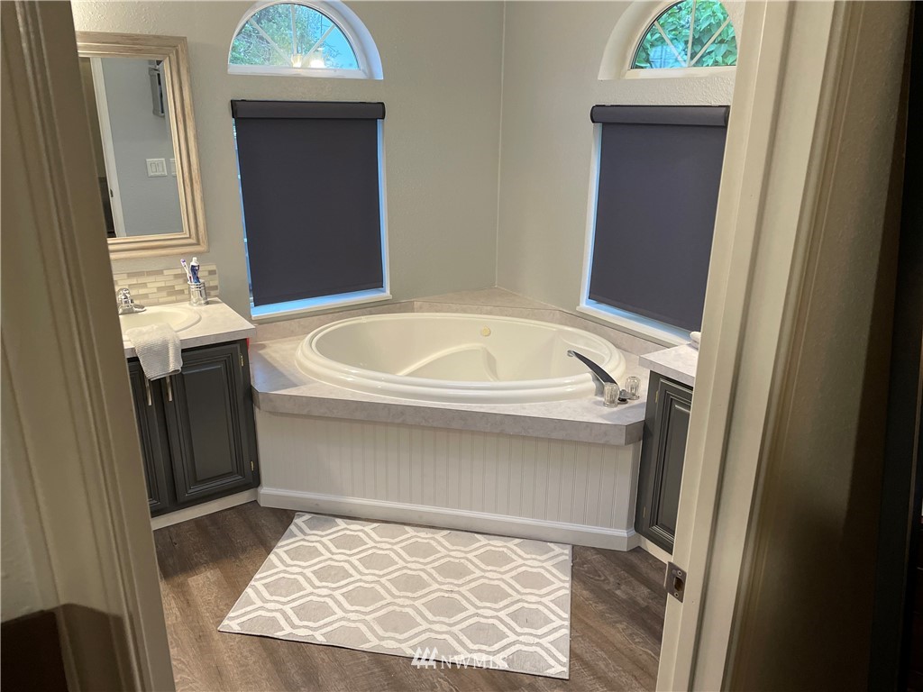 11321 Angeline Road East Bonney Lake, WA 98391 - Photo 17 of 30 Gallery Image 17