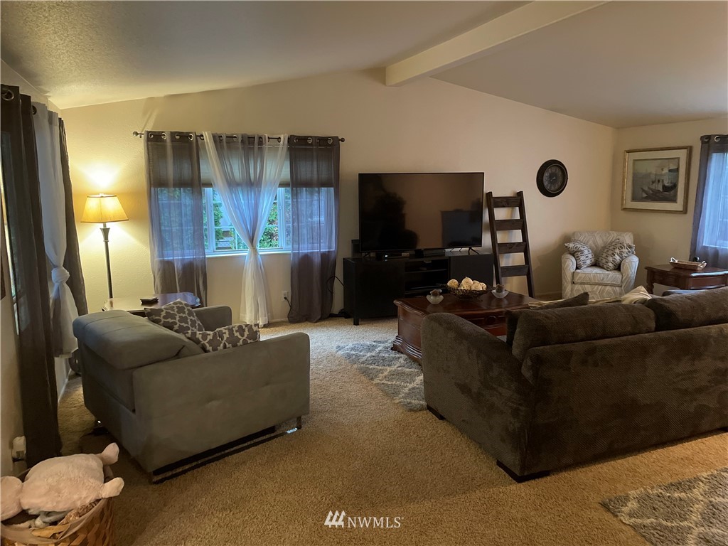 11321 Angeline Road East Bonney Lake, WA 98391 - Photo 9 of 30 Gallery Image 9