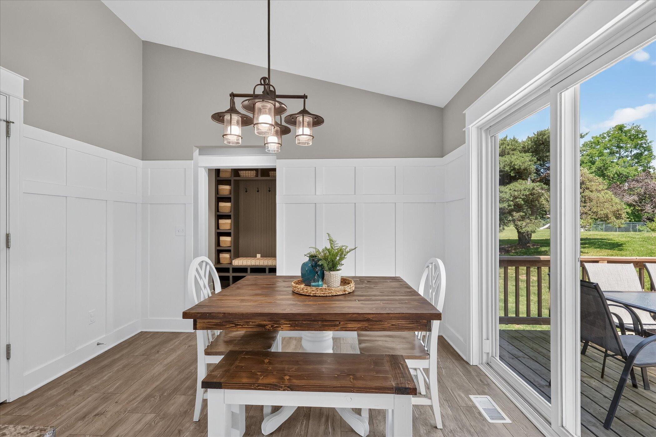2747 4 Mile Road Northwest Grand Rapids, MI 49544 - Photo 10 of 48 Dining