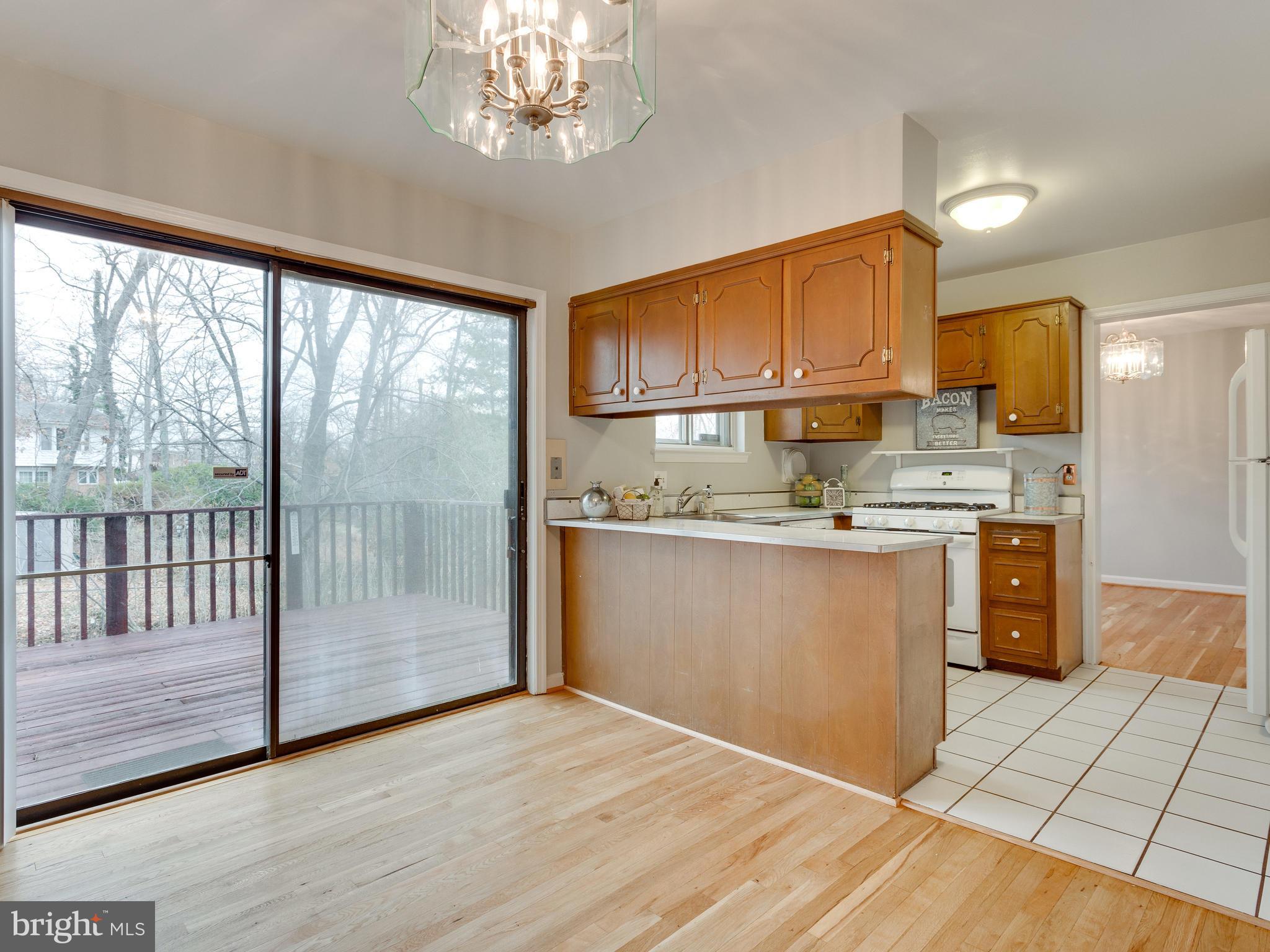 6903 Rolling Road Springfield, VA 22152 - Photo 11 of 29 Kitchen
