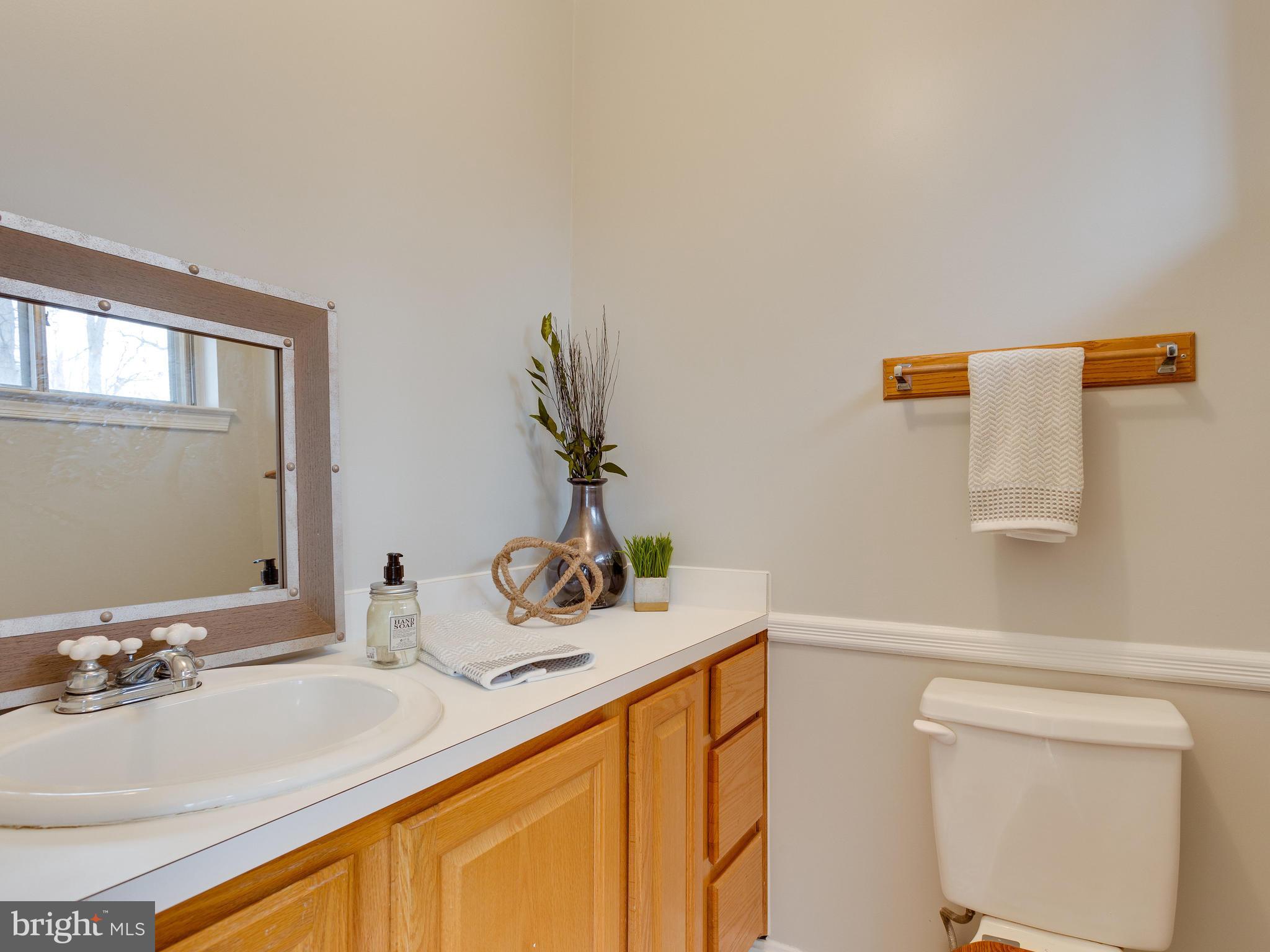 6903 Rolling Road Springfield, VA 22152 - Photo 13 of 29 Bath