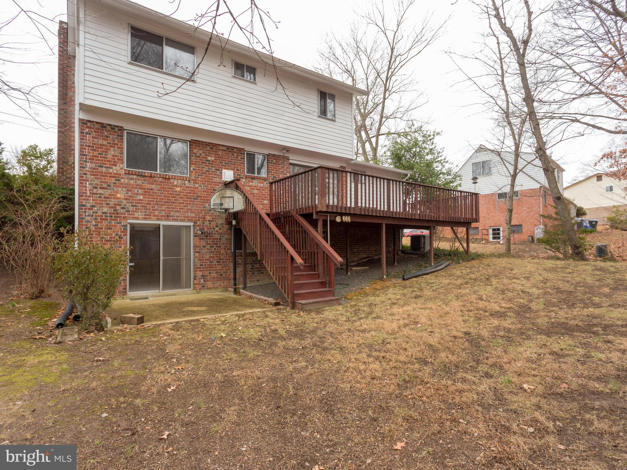 6903 Rolling Road Springfield, VA 22152 - Photo 28 of 29 Exterior (Rear)