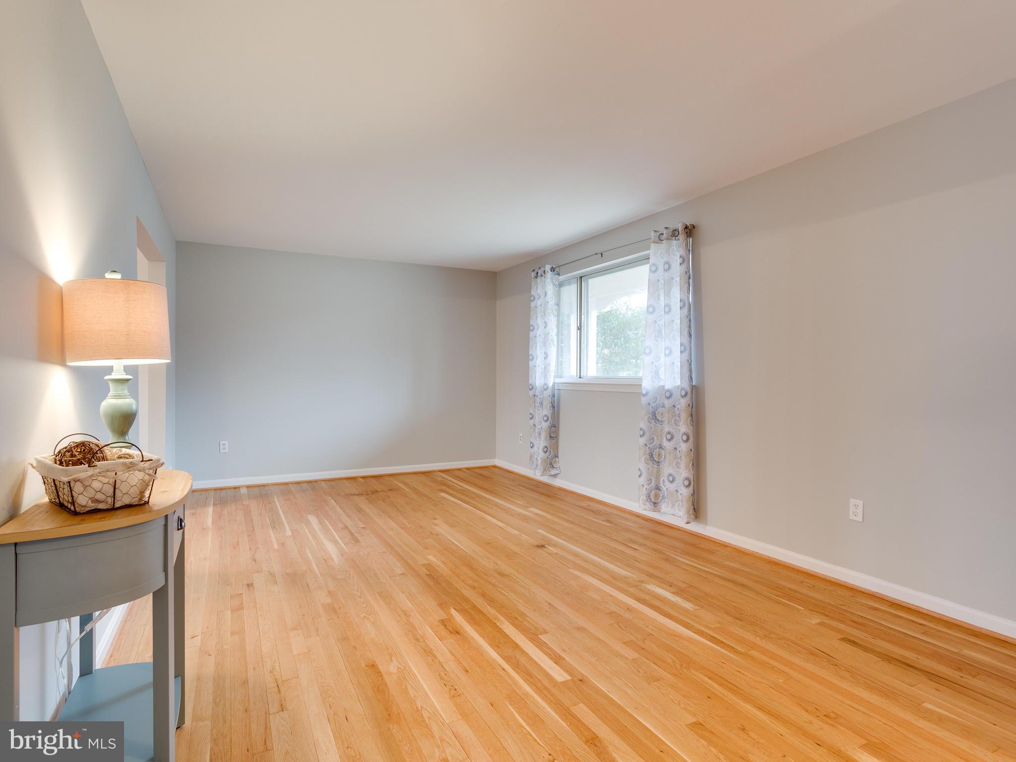 6903 Rolling Road Springfield, VA 22152 - Photo 4 of 29 Family Room