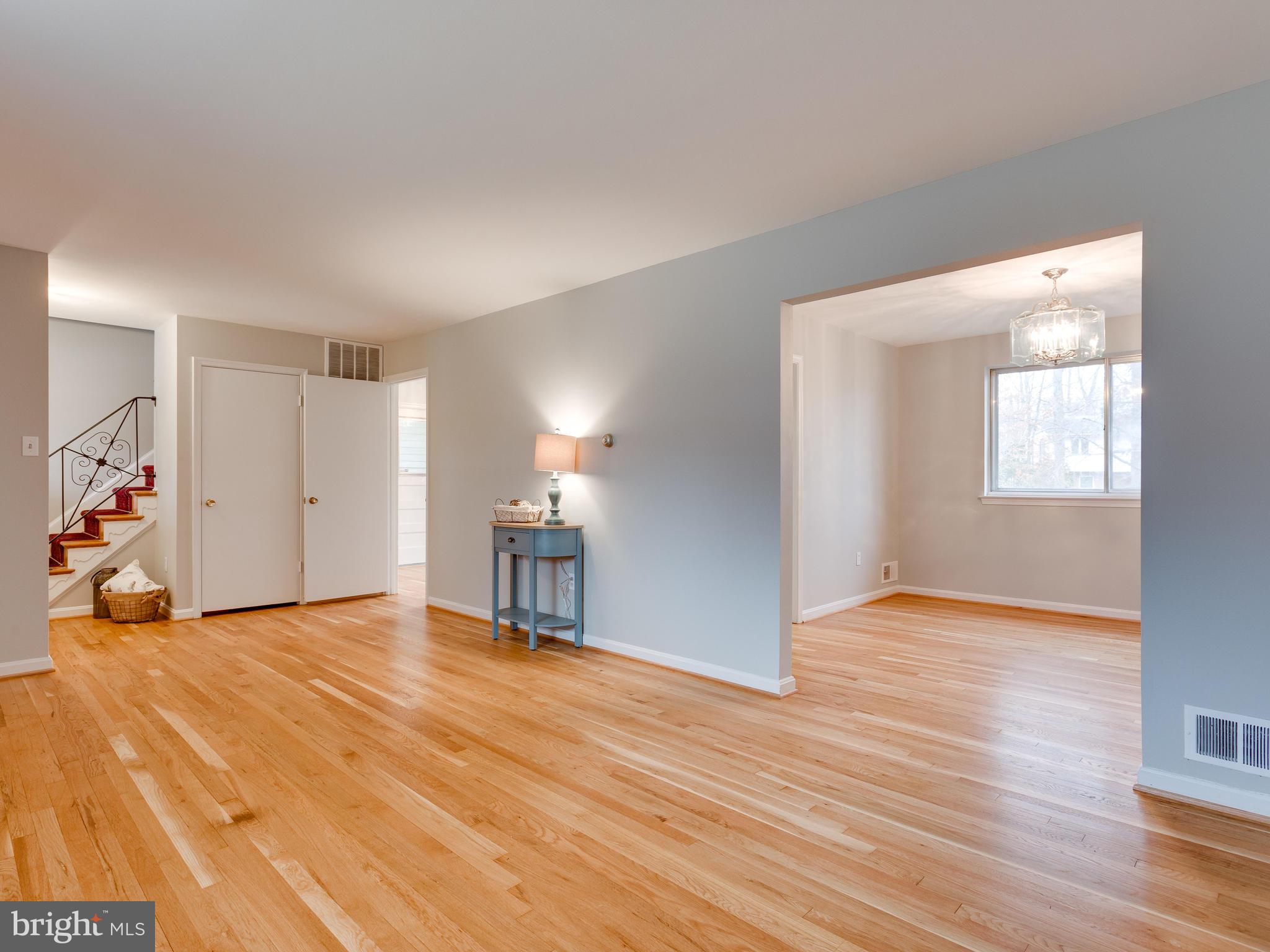6903 Rolling Road Springfield, VA 22152 - Photo 5 of 29 Family Room