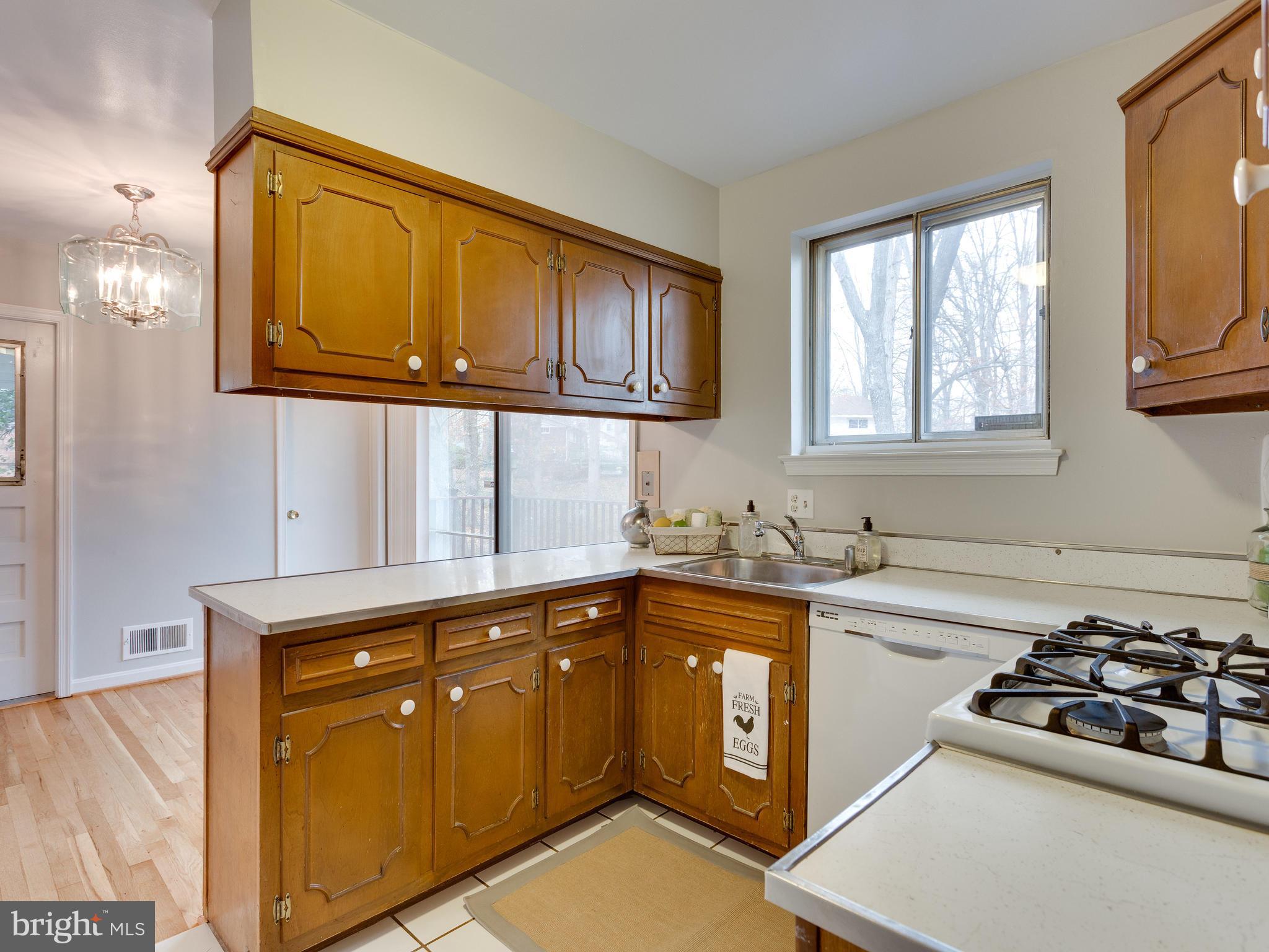 6903 Rolling Road Springfield, VA 22152 - Photo 7 of 29 Kitchen
