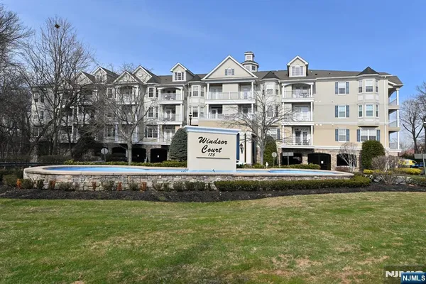 $529,000 | 175 Rochelle Avenue, Unit 301, Rochelle Park, NJ 07662