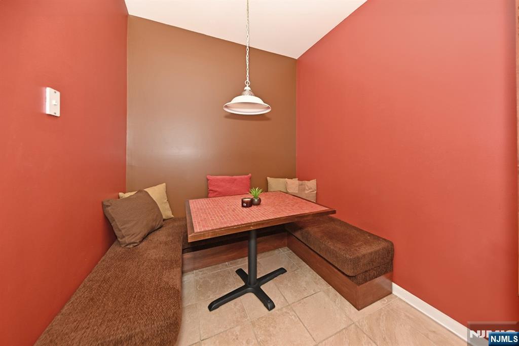 175 Rochelle Avenue, Unit 301 Rochelle Park, NJ 07662 - Photo 14 of 24