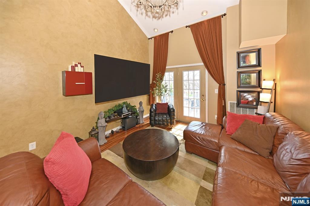 175 Rochelle Avenue, Unit 301 Rochelle Park, NJ 07662 - Photo 5 of 24