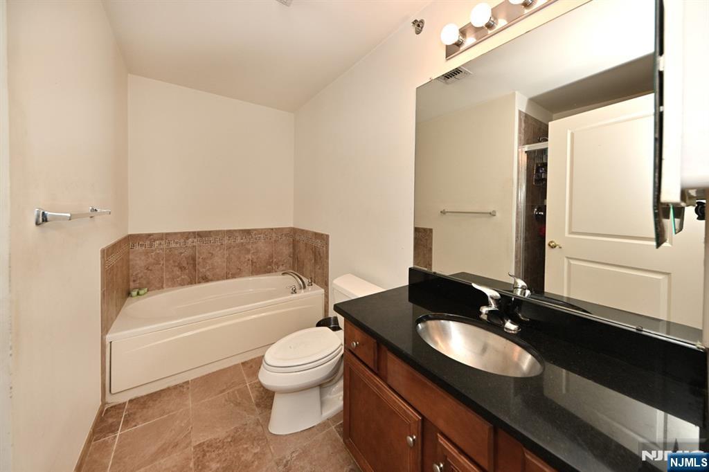 175 Rochelle Avenue, Unit 301 Rochelle Park, NJ 07662 - Photo 9 of 24