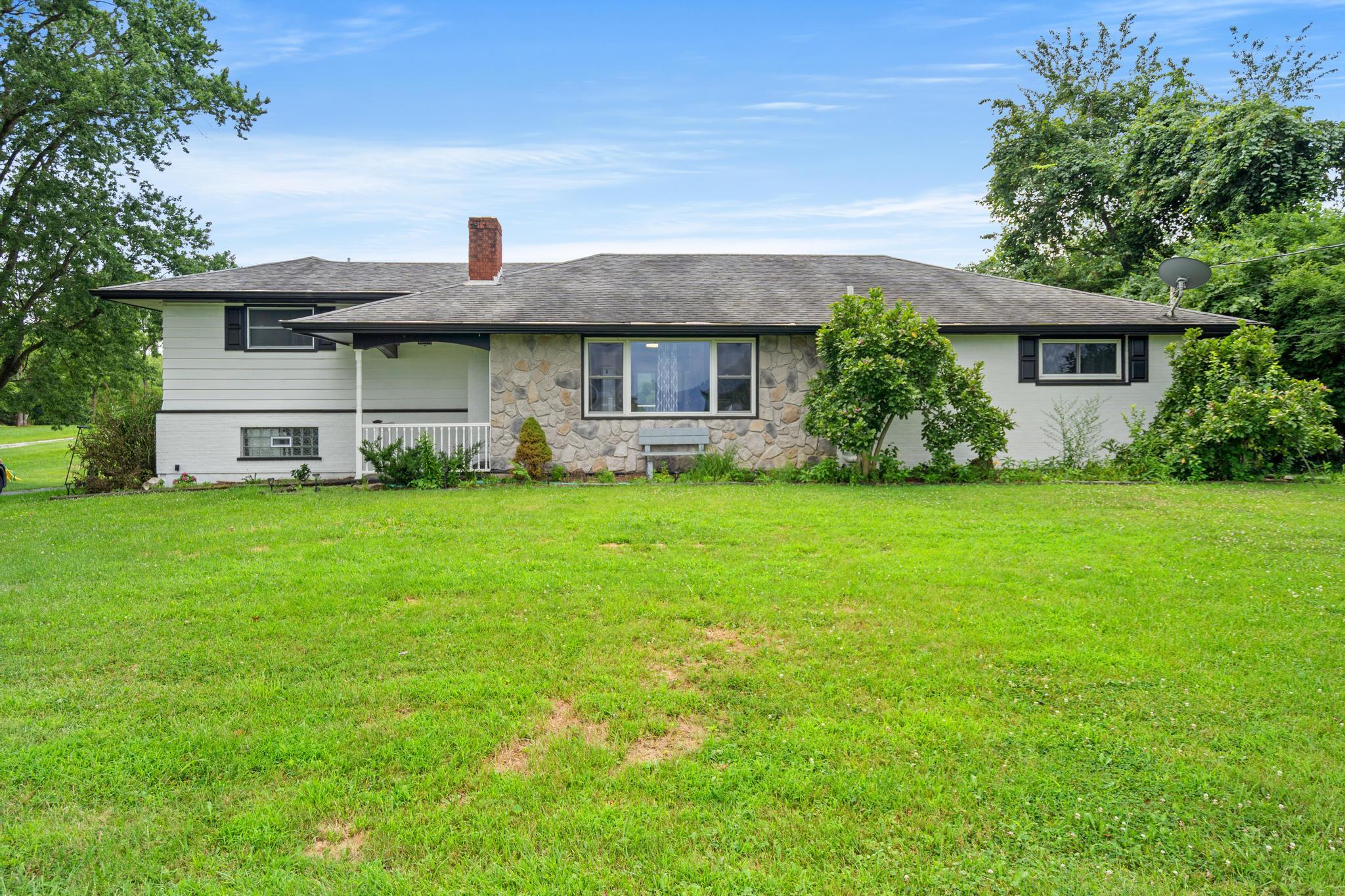 709 Losey Road Alexandria, KY 41001 - Photo 2 of 37 DSC07383