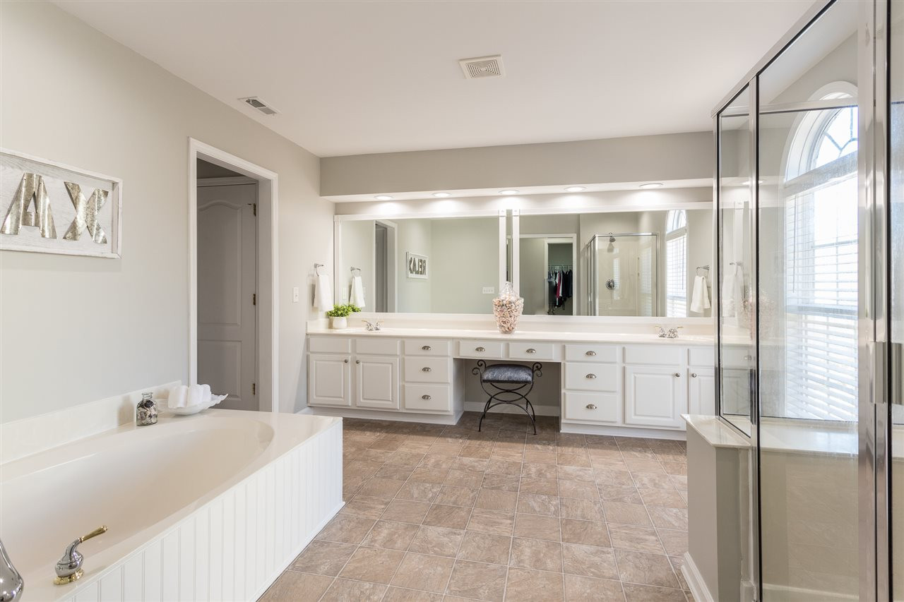 5405 Glorietta Circle Raleigh, NC 27613 - Photo 25 of 30 Master Bathroom