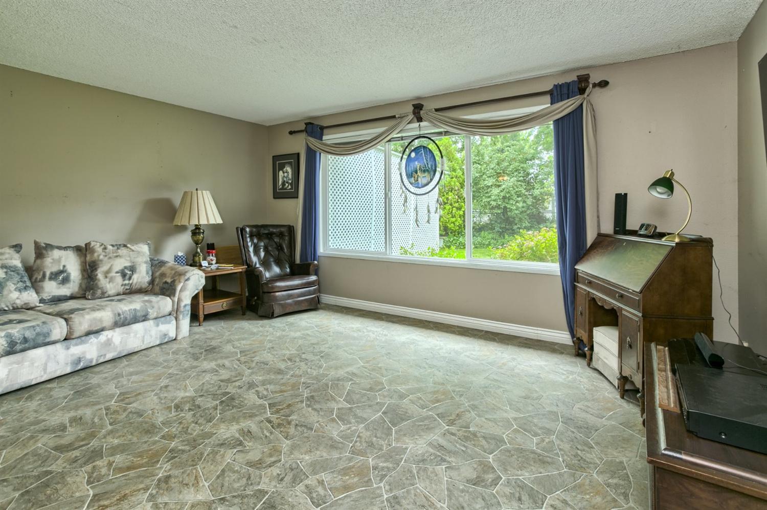 2114 Delta Waters Road Medford, OR 97504 - Photo 6 of 32 Additional Photo