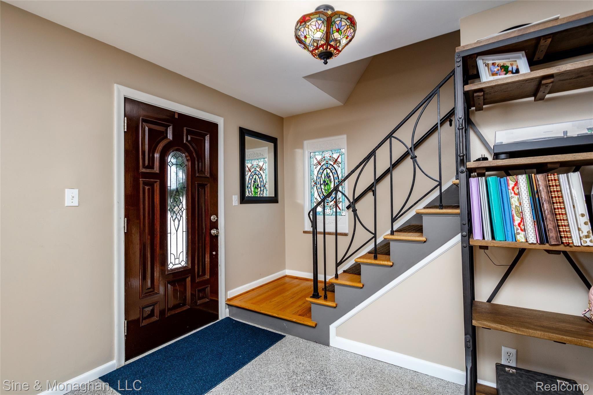 732 Trombley Road Grosse Pointe, MI 48230 - Photo 4 of 48 732 Trombley L027.jpg