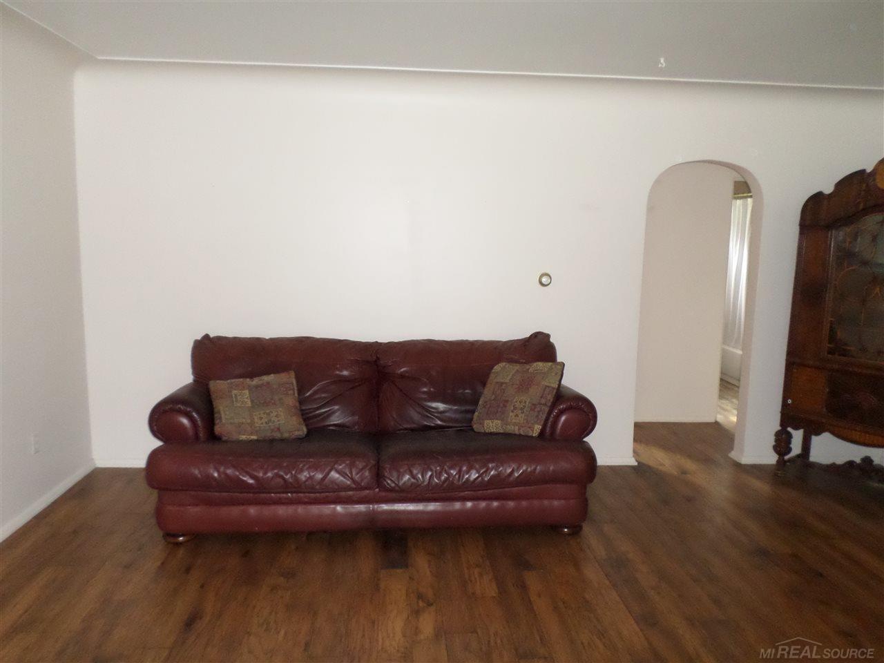 5151 Parker Road Fort Gratiot, MI 48059 - Photo 8 of 36 31383810-8.JPG