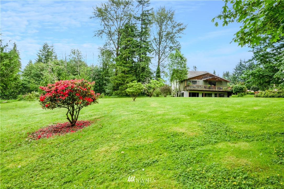 16825 Three Lakes Road Snohomish, WA 98290 - Photo 24 of 32 a garden with a small trees