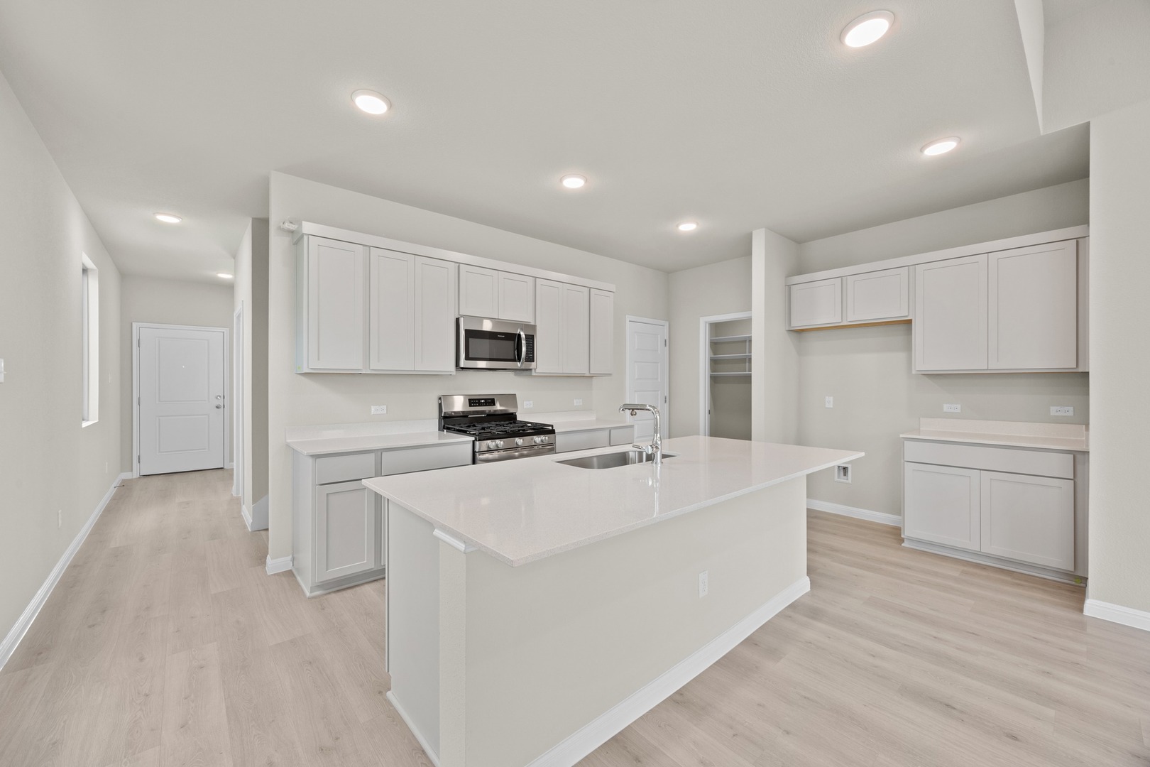 206 Hornet Street Elgin, TX 78621 - Photo 10 of 39