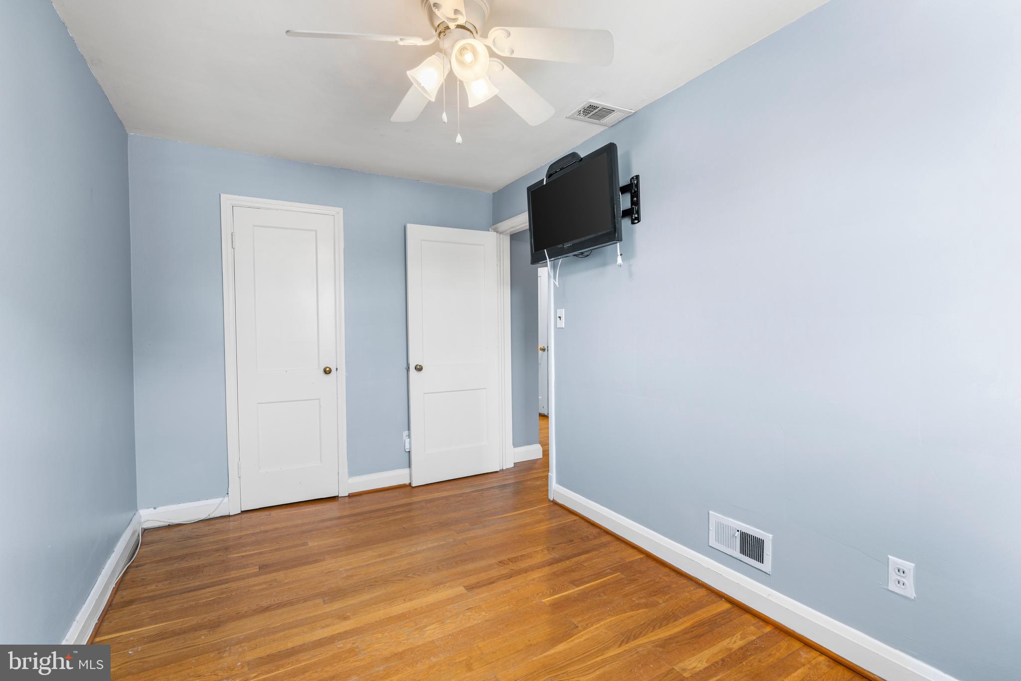 1606 Loch Ness Road Baltimore, MD 21286 - Photo 21 of 36 wooden floor in an empty room