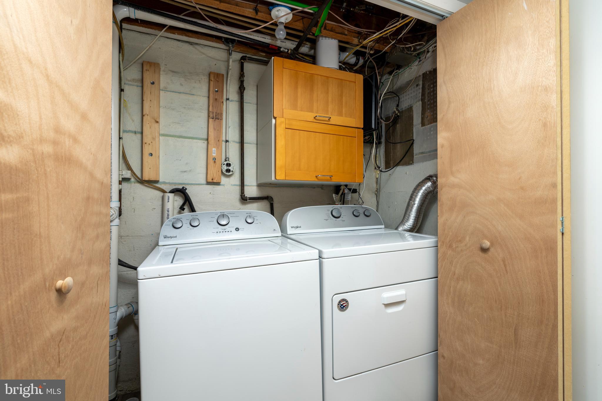 1606 Loch Ness Road Baltimore, MD 21286 - Photo 25 of 36 a utility room with dryer and washer
