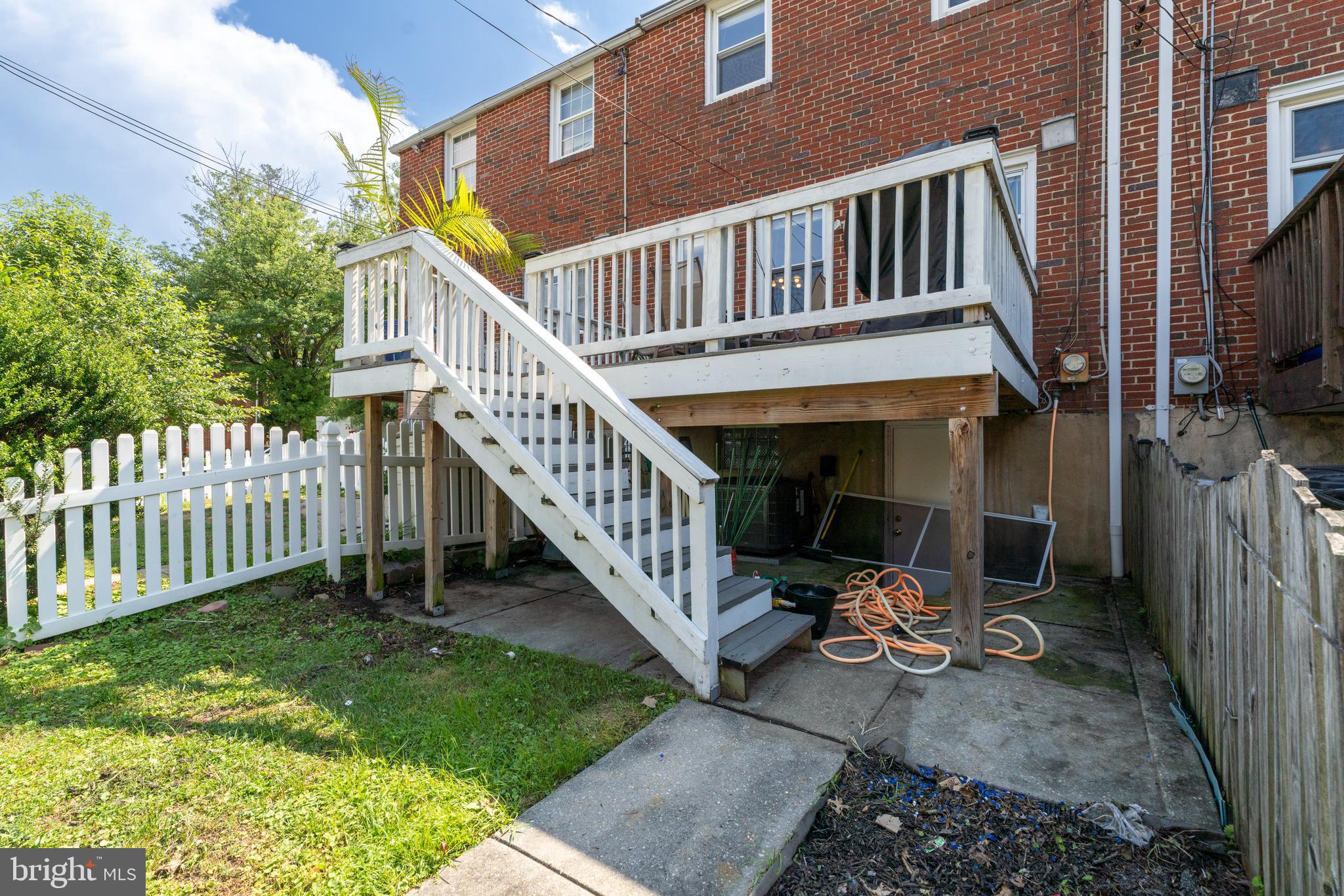 1606 Loch Ness Road Baltimore, MD 21286 - Photo 33 of 36 a view of a house with backyard and porch