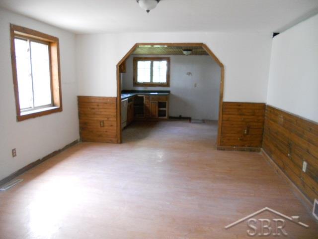 8183 North McCaffrey Road Owosso, MI 48867 - Photo 3 of 27 31324012-2.JPG