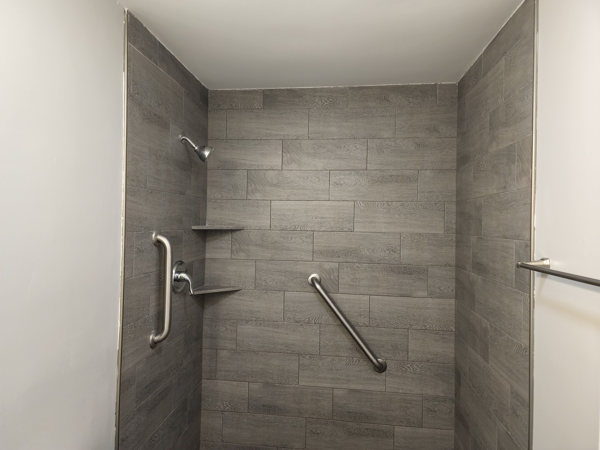 514 West Point Road Lawrenceburg, TN 38464 - Photo 18 of 25 a bathroom with a shower