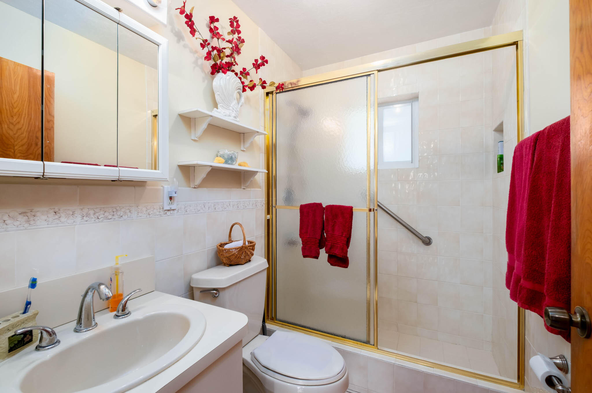 149 Lake Road Tavernier, FL 33070 - Photo 49 of 59 Guest bath